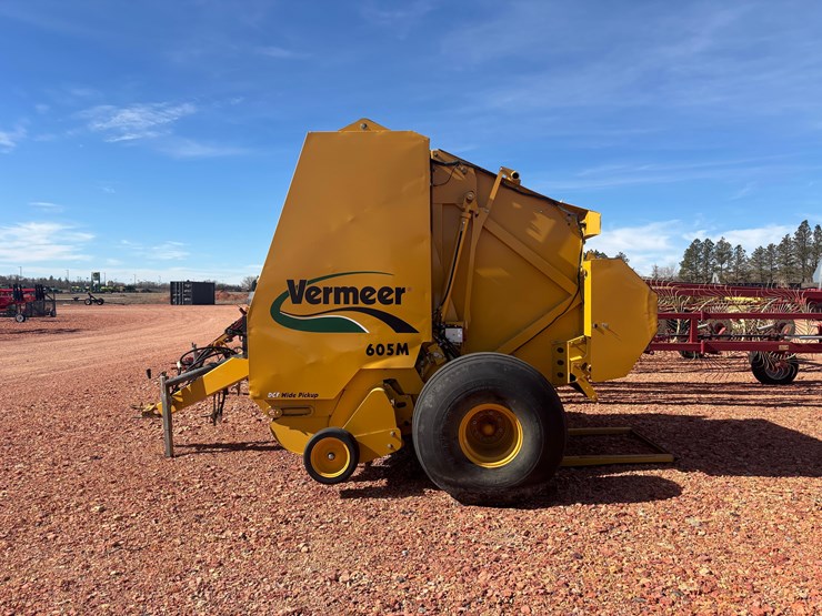 2009-vermeer-605m-image-6