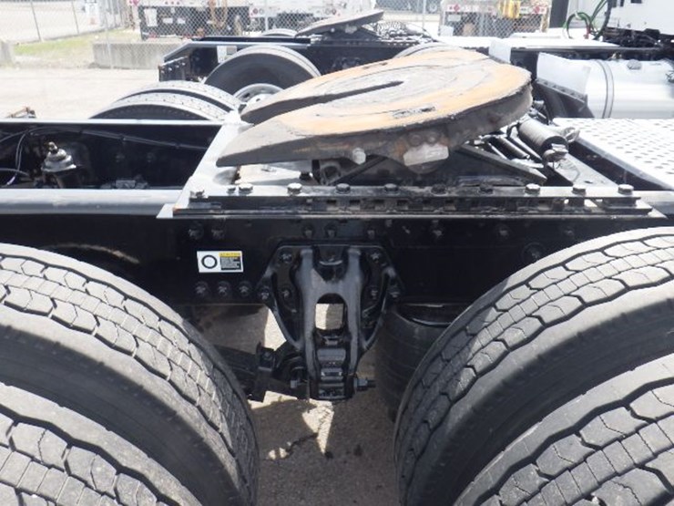 2024-kenworth-t680-image-6