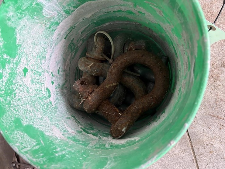 (4)-cleeveses-image-2