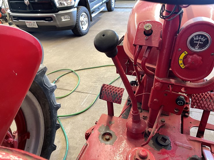 #1024-•-mccormick-farmall-h-tractor-(galesville,-wi)-image-19