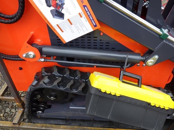 2026-tpm-t460-skid-steer-tracked-loader-image-7