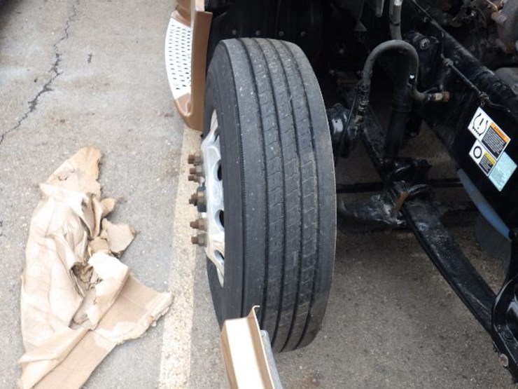 2022-kenworth-t680-image-27