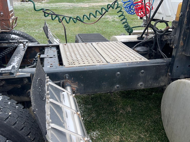 2005-international-8600-image-19