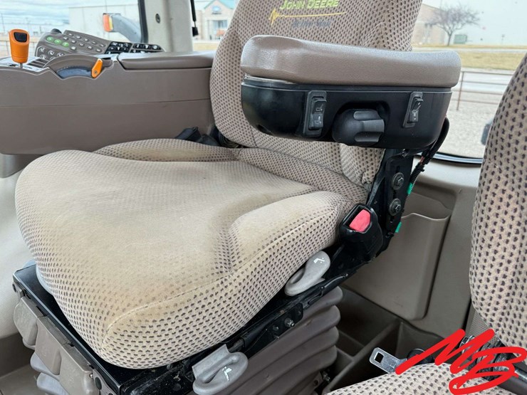 2013-john-deere-8285r-image-25