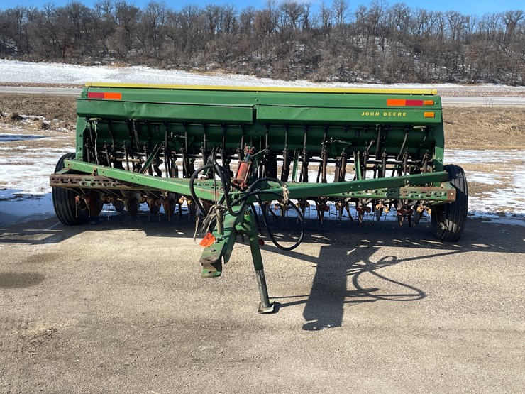 john-deere-8200-image-2