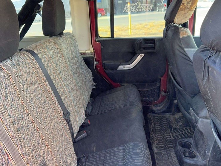 2012-jeep-wrangler-image-35