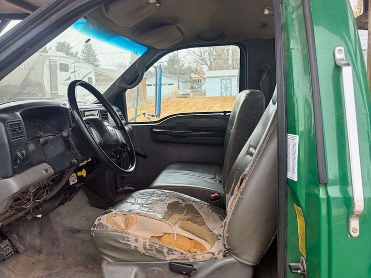 2005-ford-f750-image-8