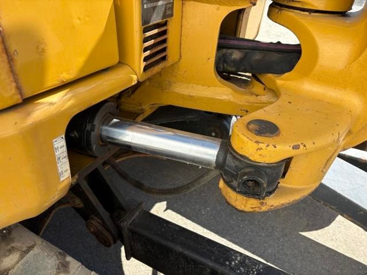 2017-caterpillar-305e2-cr-image-13