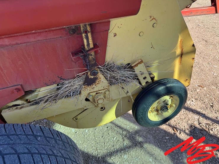 new-holland-315-image-17