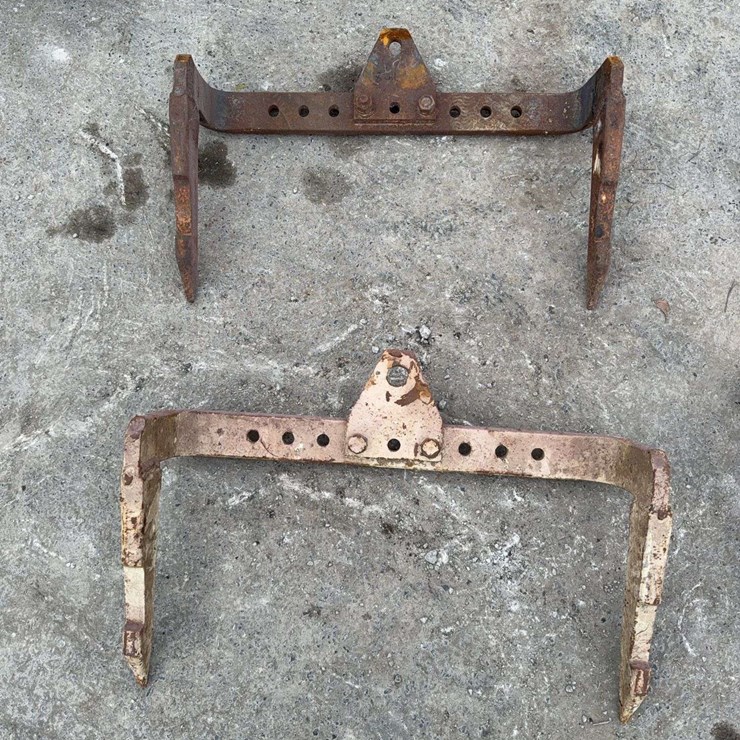 (2) International Fast-Hitch Drawbars