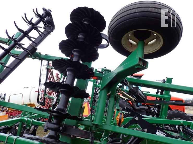 great-plains-2200tt-image-6