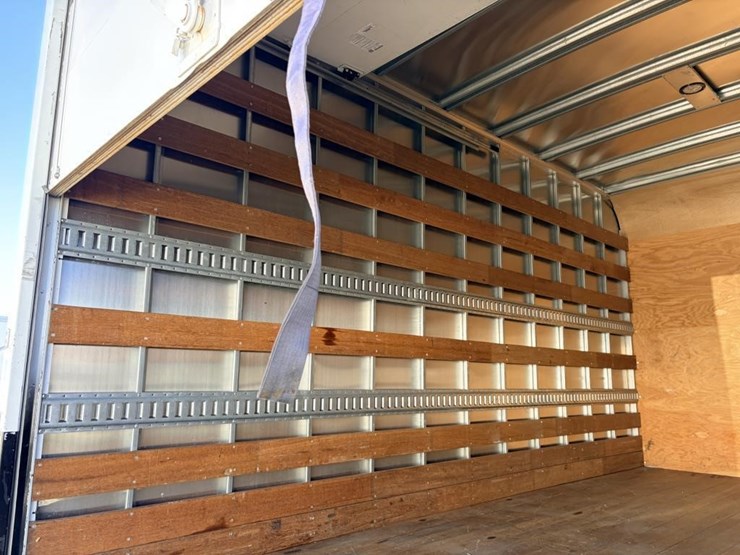 2022-ford-f450-xl-image-16