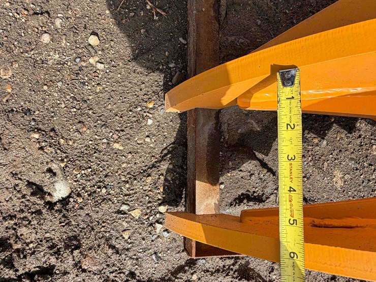 caterpillar-320-image-10