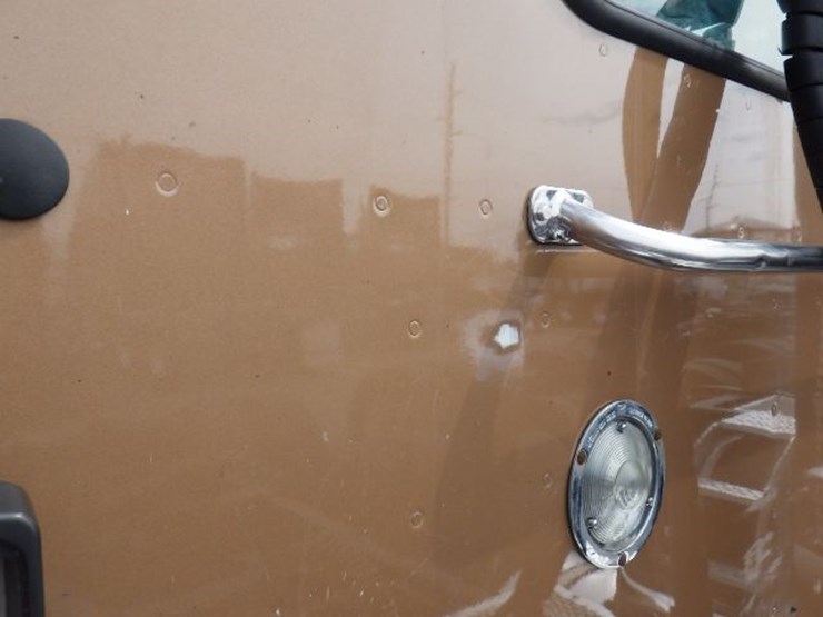 2022-kenworth-t680-image-16