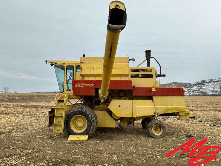 new-holland-70-image-8