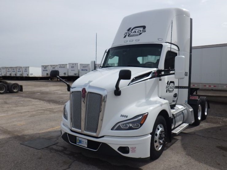 2024-kenworth-t680-image-1
