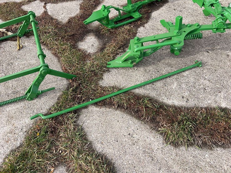 john-deere-one-row-mounted-cultivator-image-15