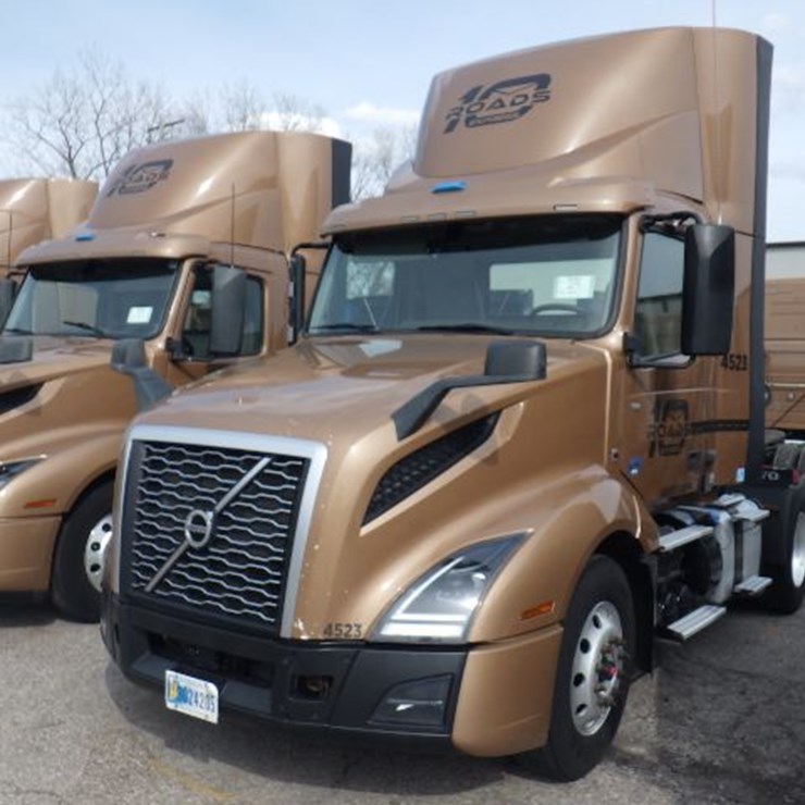 2022 VOLVO VNL300