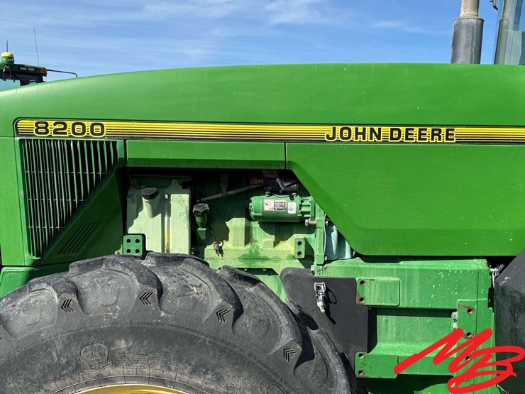1995-john-deere-8200-image-16