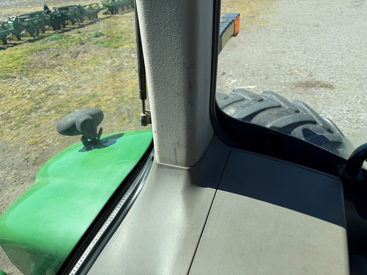 2010-john-deere-8270r-image-72