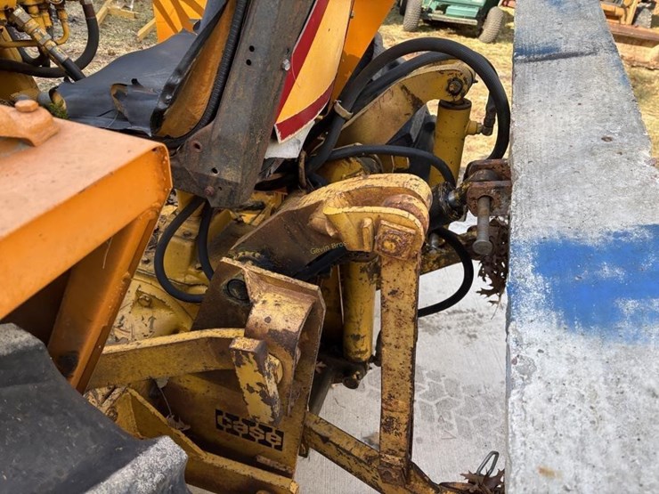 case-construction-king-480-industrial-tractor-image-7