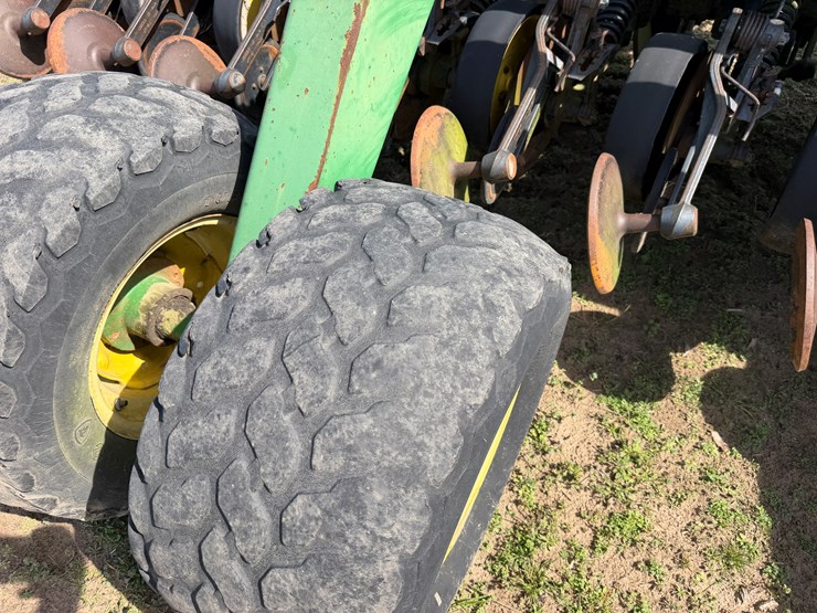 john-deere-1560-image-14