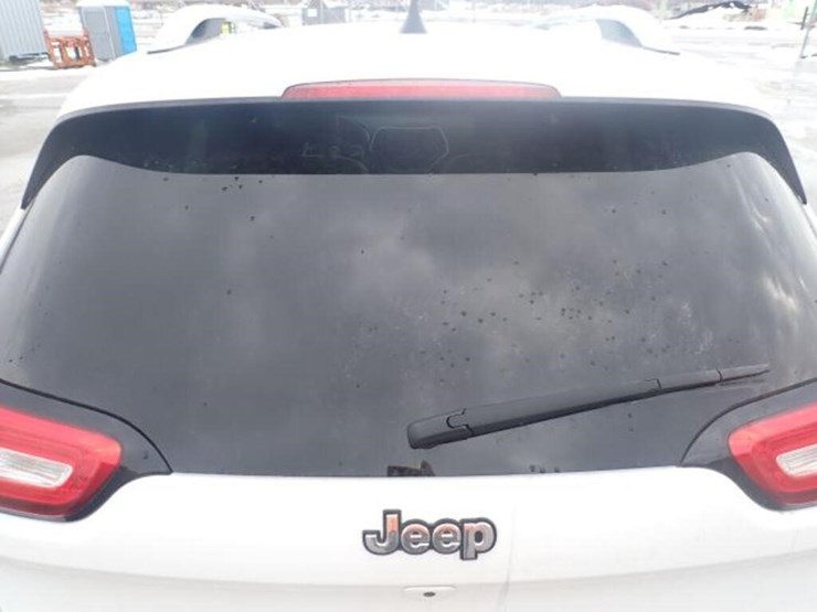 2016-jeep-cherokee-image-74