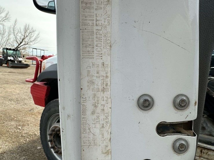 2010-dodge-ram-4500-image-17