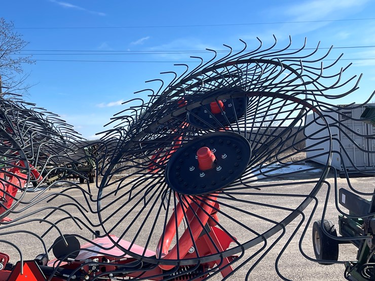 #1012-•-kuhn-(8)-wheel-speedrake-image-28