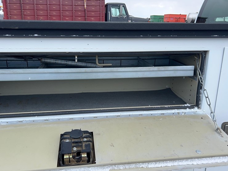 2011-chevrolet-3500hd-image-62