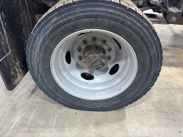 2022-ford-f550-sd-image-91