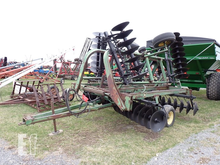 john-deere-230-image-2
