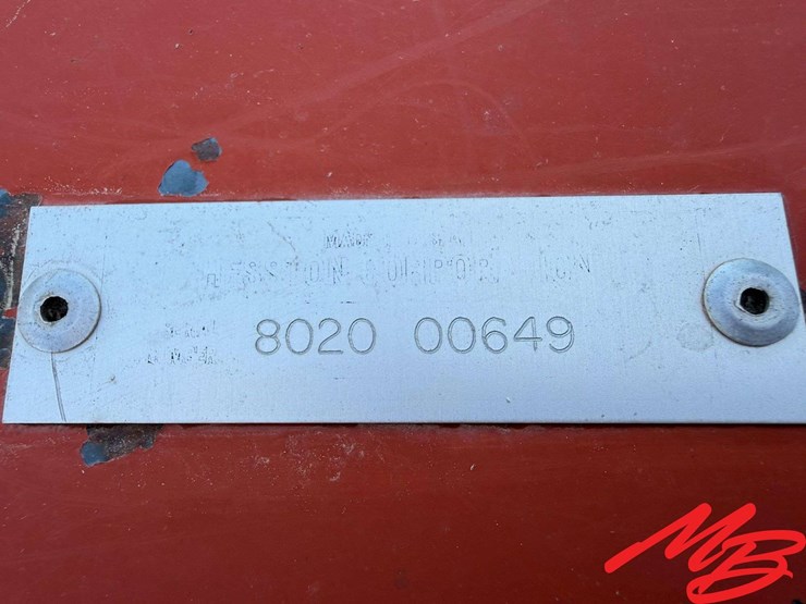 hesston-8450-image-30