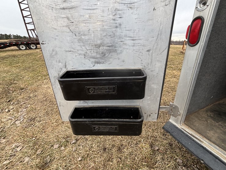 #1075-•-2005-featherlite-(4)-horse-slant-load-trailer-with-living-quarters-(nelson,-wi)-(has-wi-title)-image-29