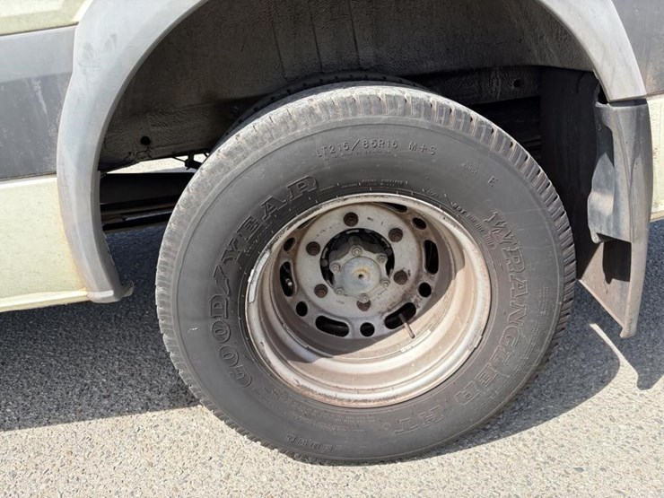 2011-utility-van-image-5