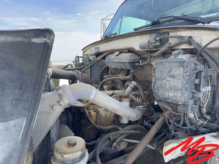 2002-sterling-m8500-image-29