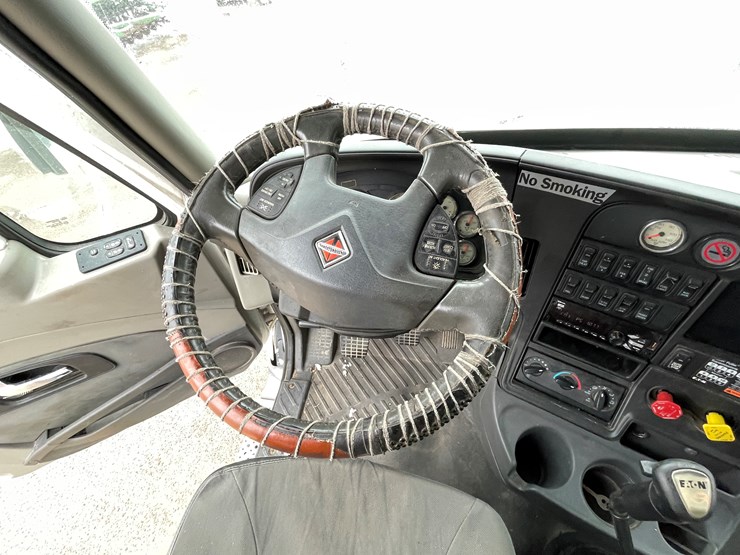 2016-international-prostar-image-46