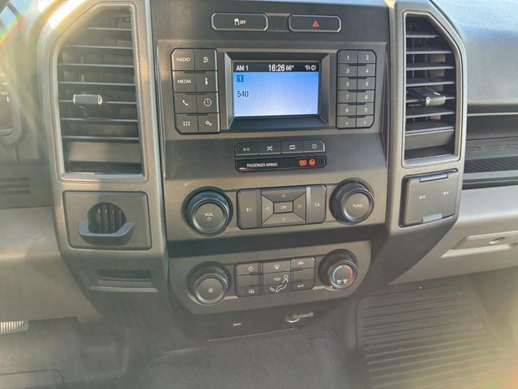 2022-ford-f450-xl-image-13