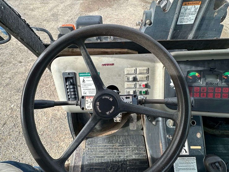 2005-bobcat-toolcat-5600-image-14