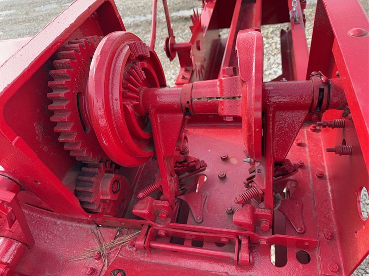 international-baler-image-17