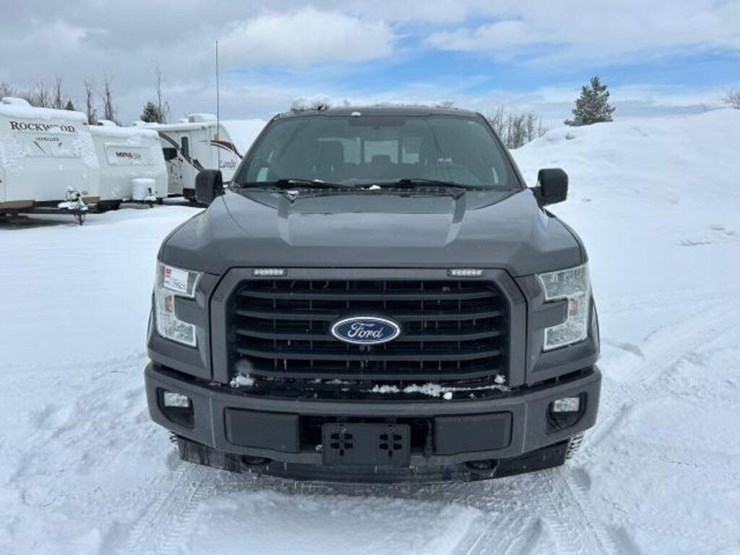 2017-ford-f150-xlt-image-2