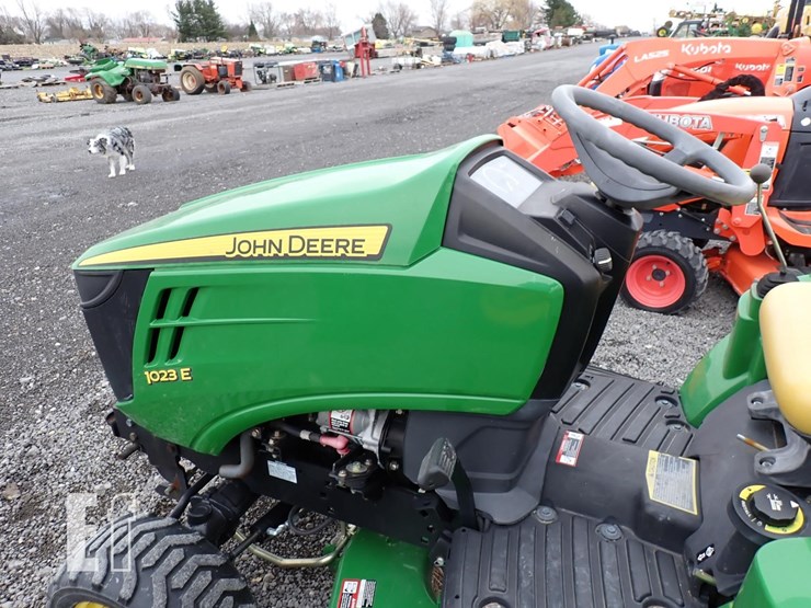 2017-john-deere-1023e-image-12