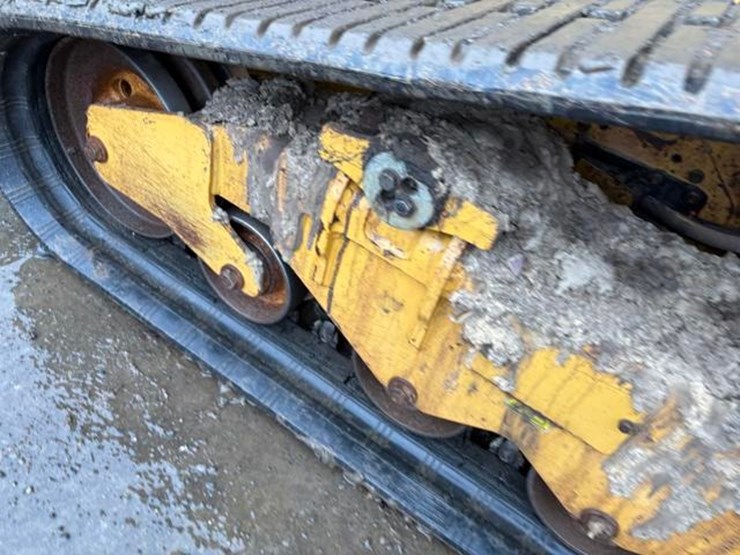 2021-caterpillar-259d3-image-13