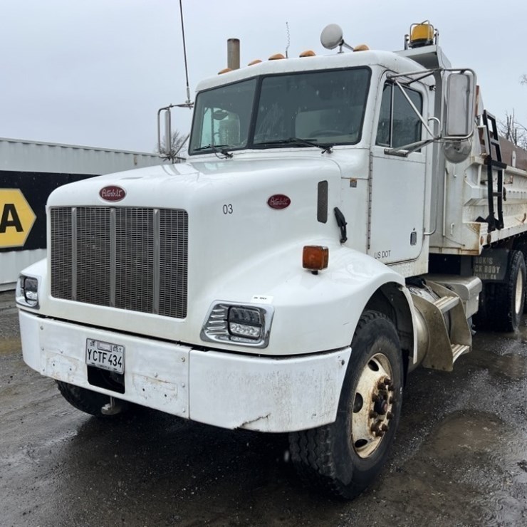 2004 PETERBILT 330