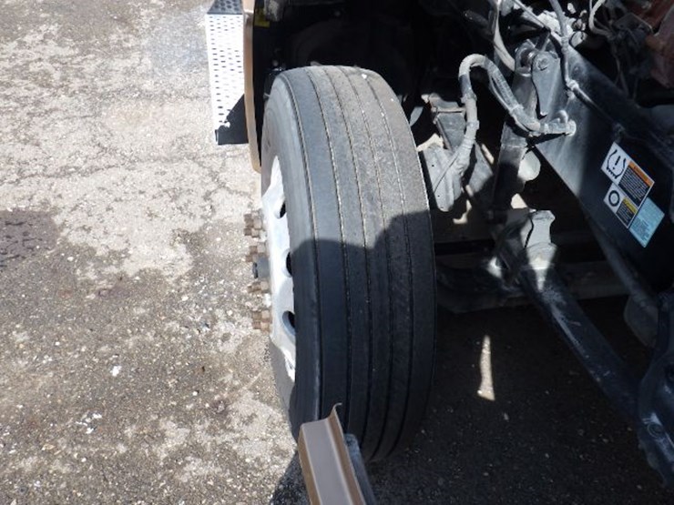 2022-kenworth-t680-image-21