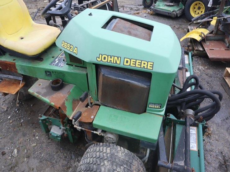 john-deere-golf-course-mower-image-11