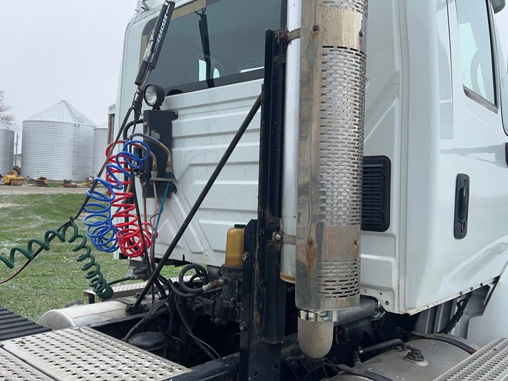 2005-international-8600-image-20