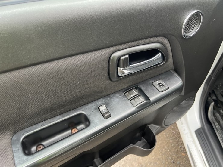 2012-chevrolet-colorado-image-28