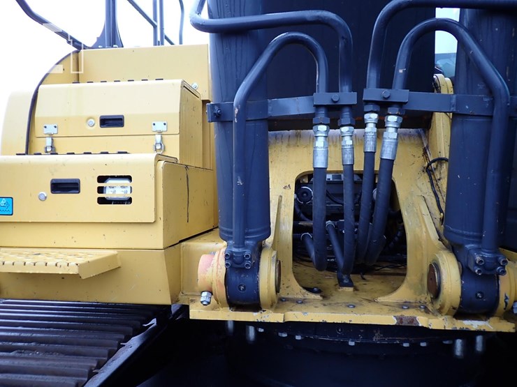 2016-deere-300g-lc-image-16