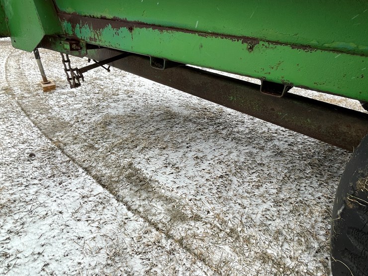 john-deere-680-image-31